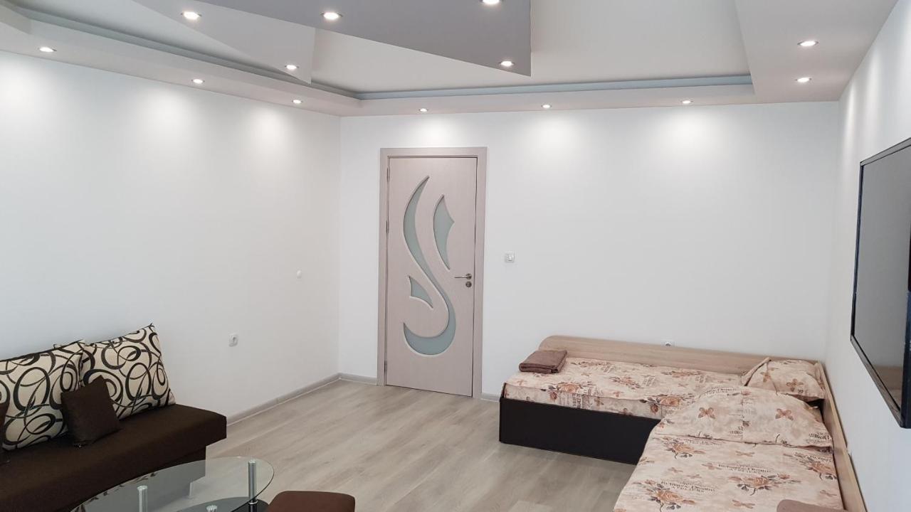 Д И В 2 - D & V 2 Apartment 산단스키 외부 사진